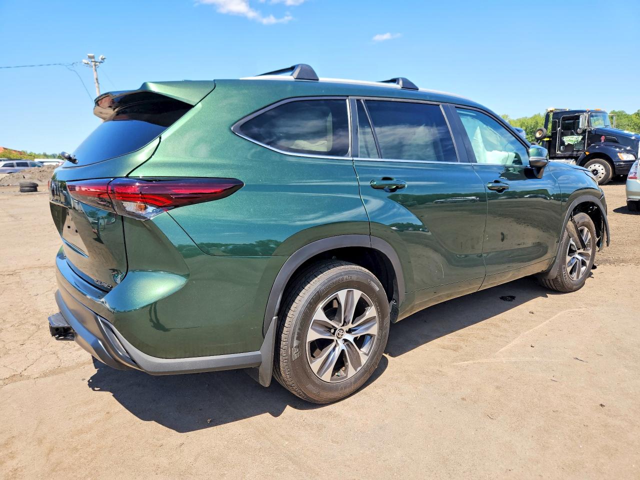 2025 TOYOTA HIGHLANDER XLE — снимка 3