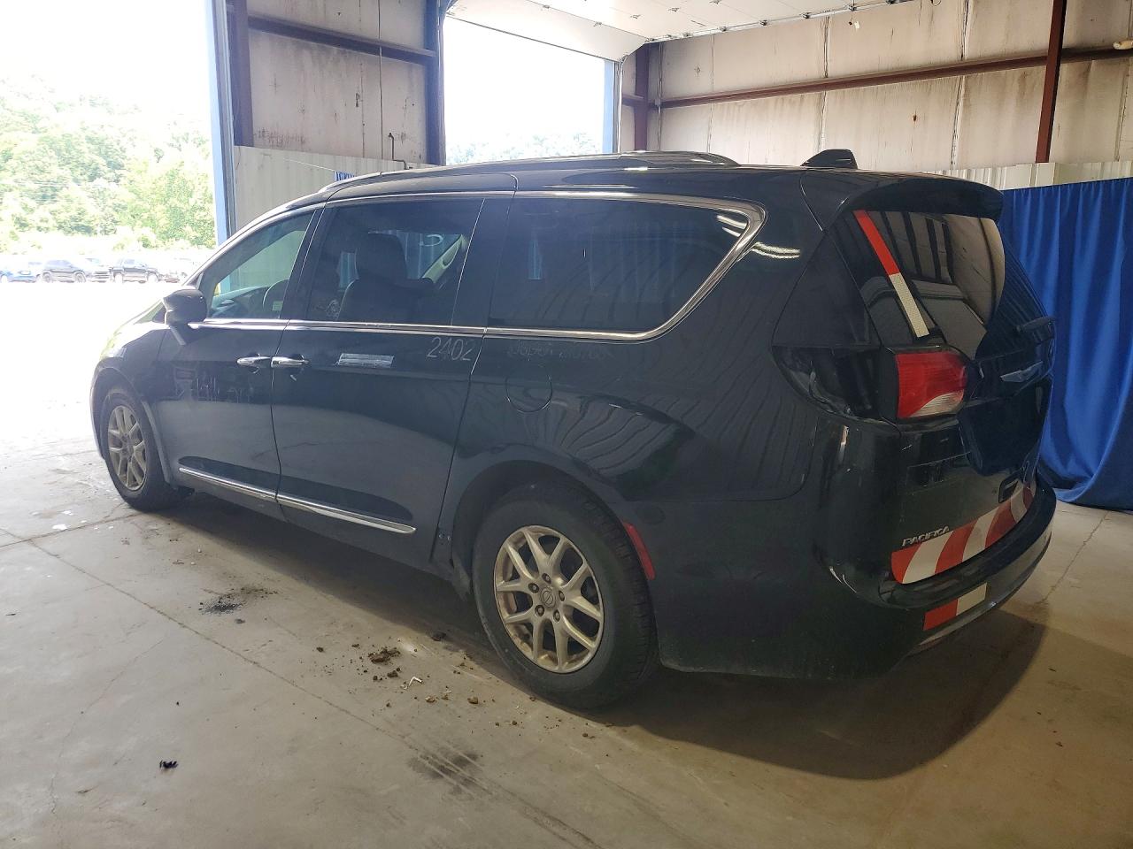 2020 CHRYSLER PACIFICA TOURING L — снимка 2
