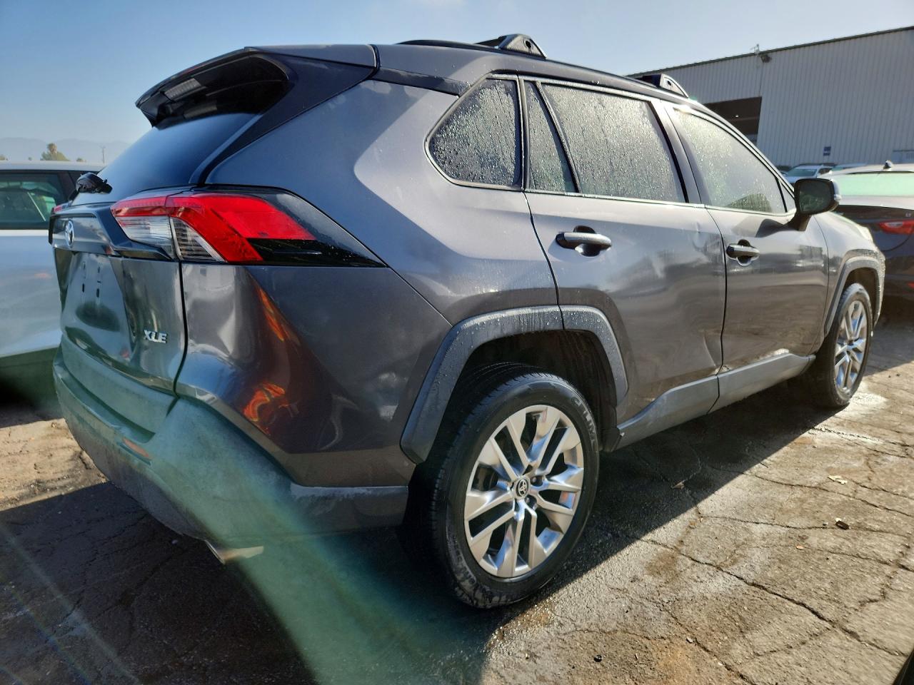 2021 TOYOTA RAV4 XLE PREMIUM — снимка 3