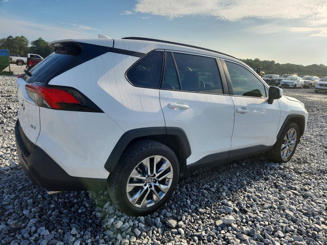 2019 TOYOTA RAV4 XLE PREMIUM — снимка 3