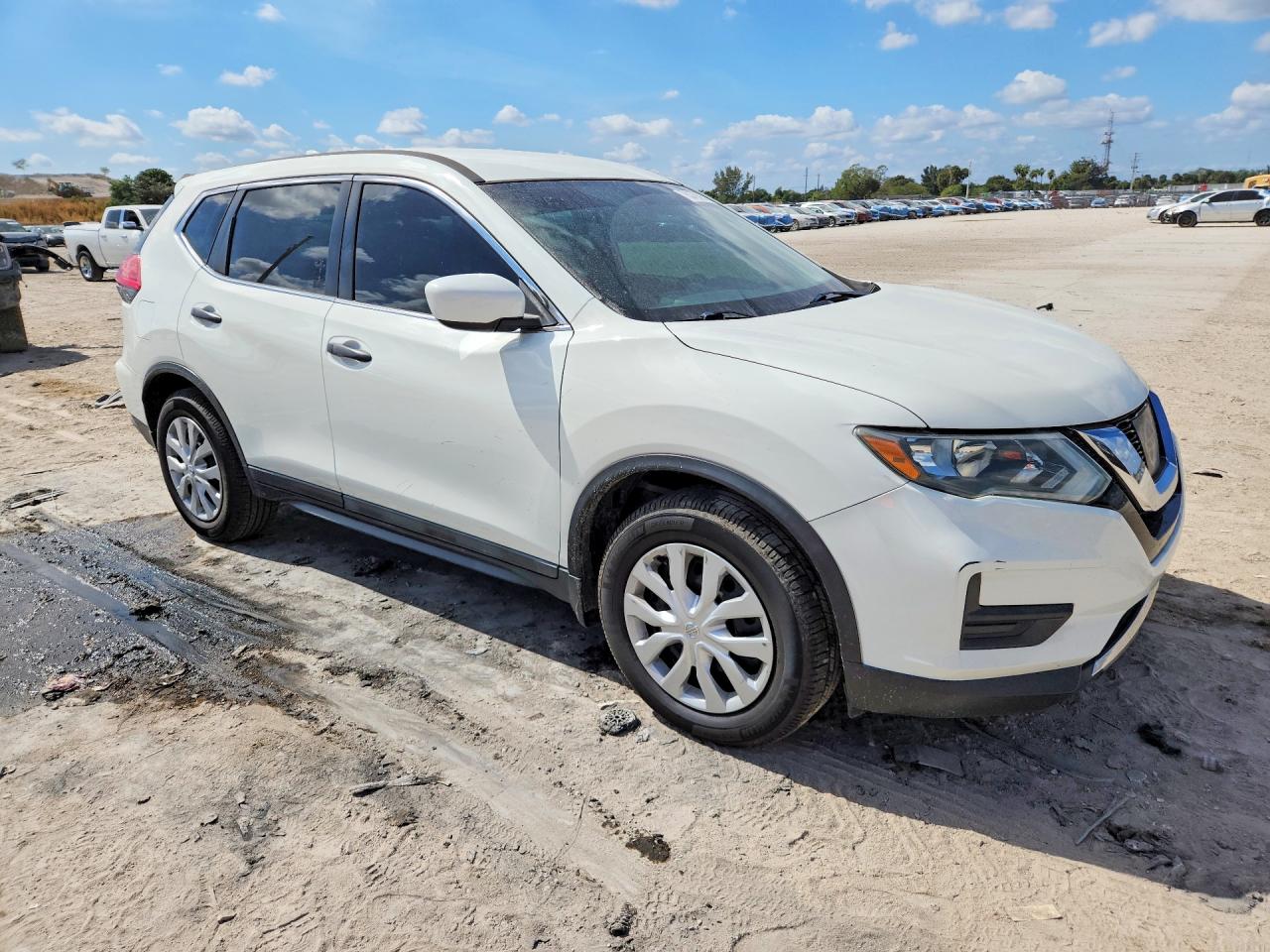 2017 NISSAN ROGUE S — снимка 4