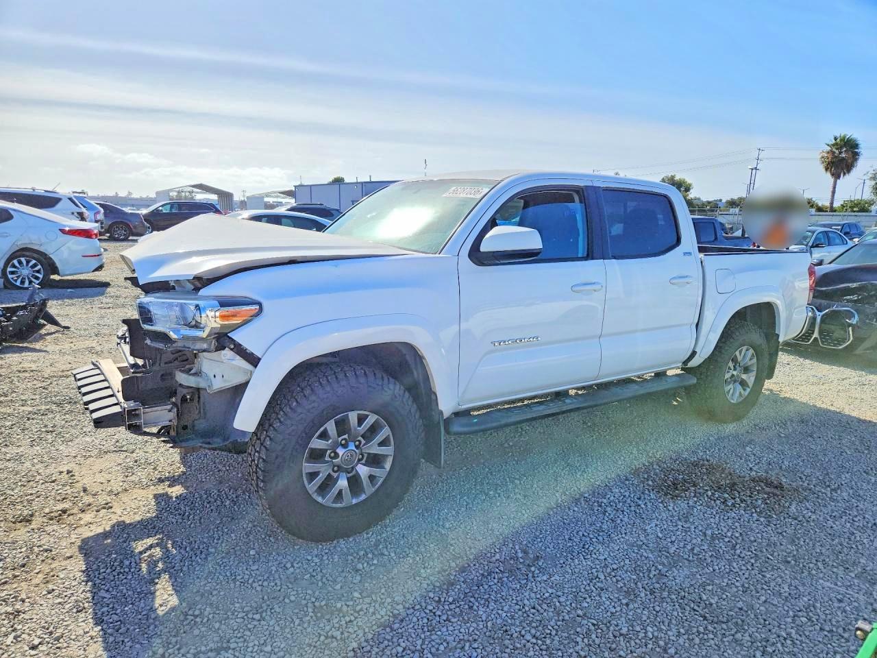 2017 TOYOTA TACOMA SR5 V6