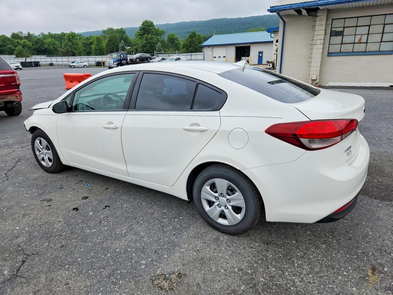 2017 KIA FORTE LX — снимка 2