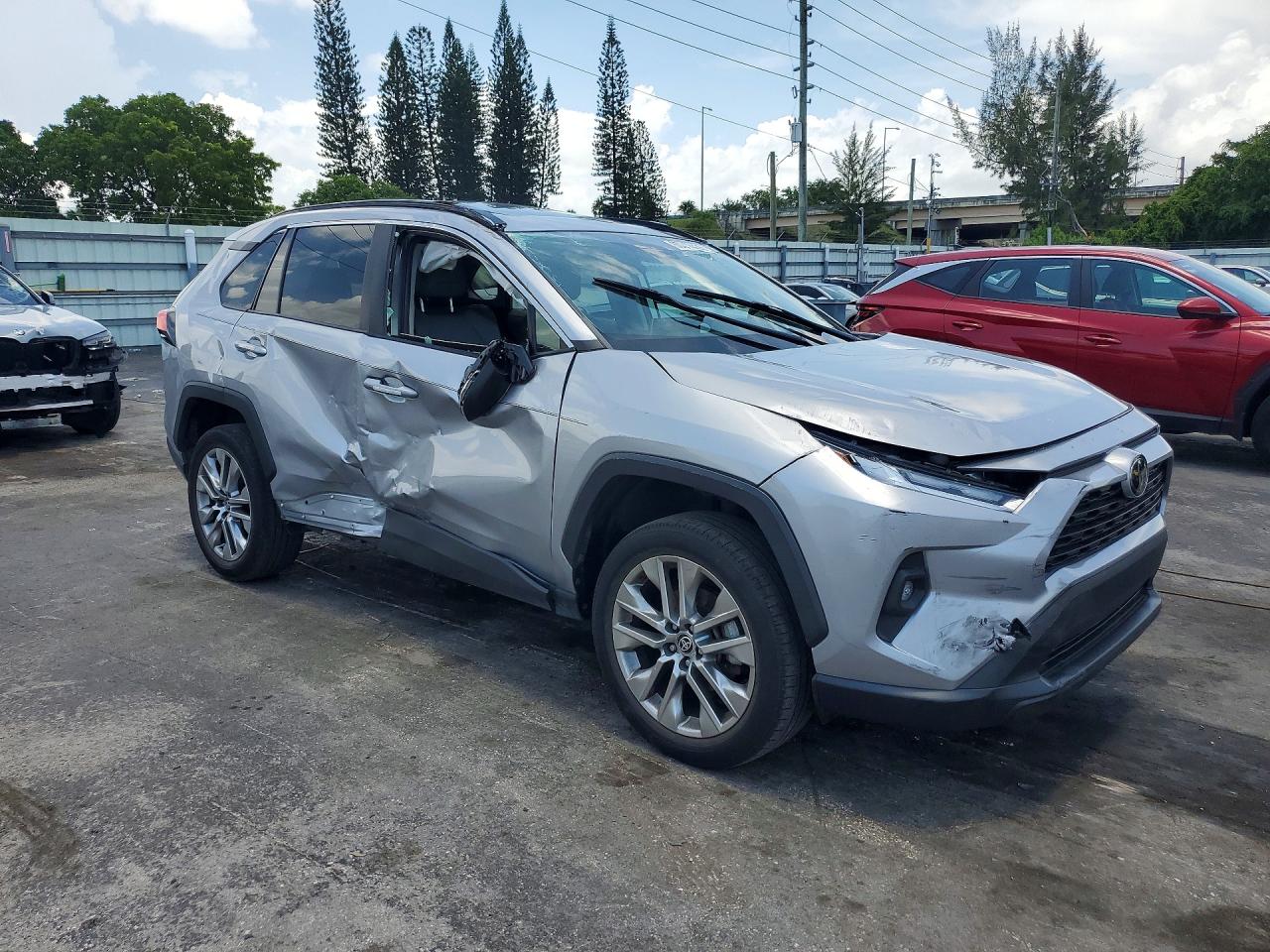 2023 TOYOTA RAV4 XLE PREMIUM — снимка 4