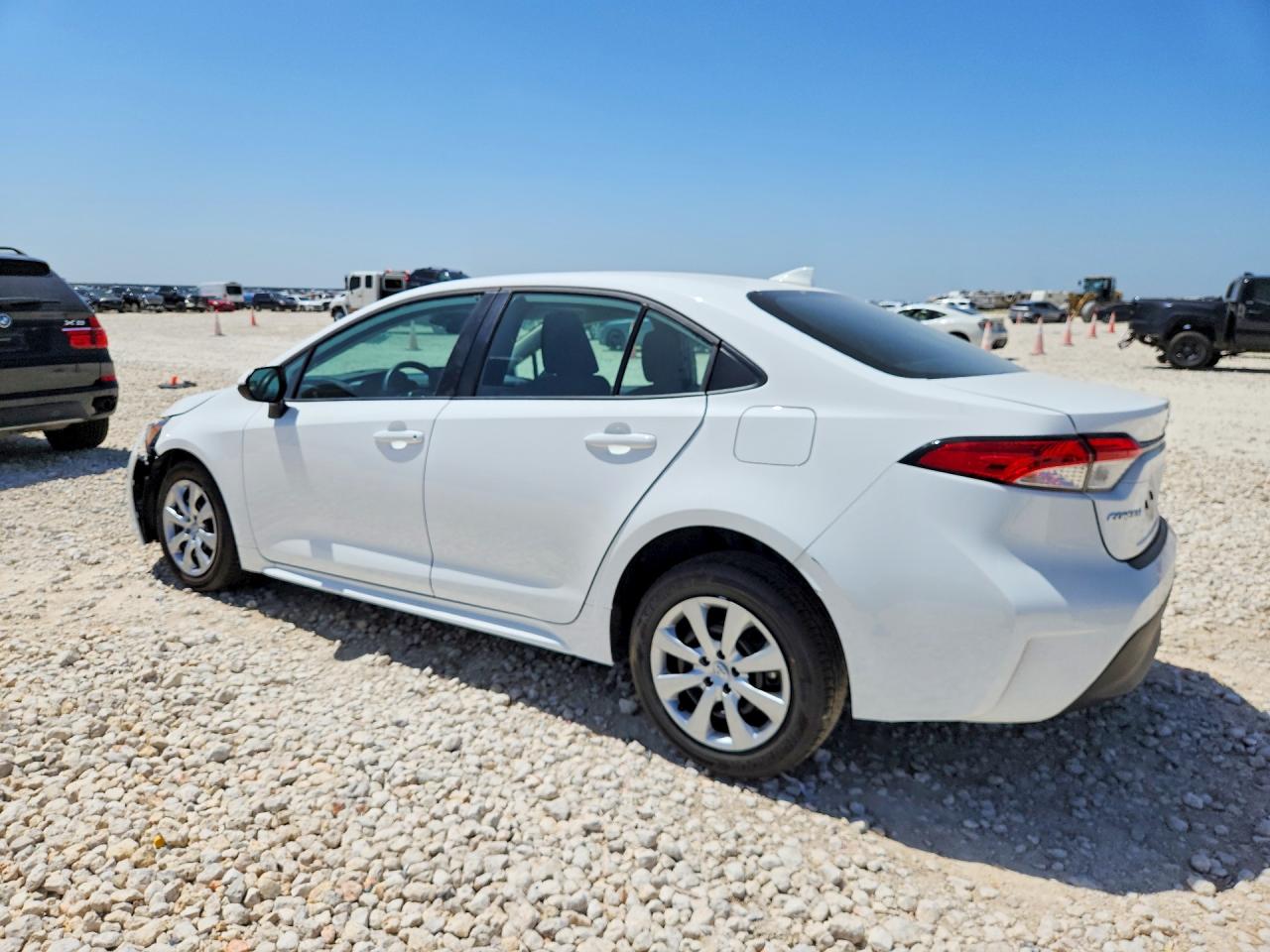 2026 TOYOTA COROLLA LE — снимка 2