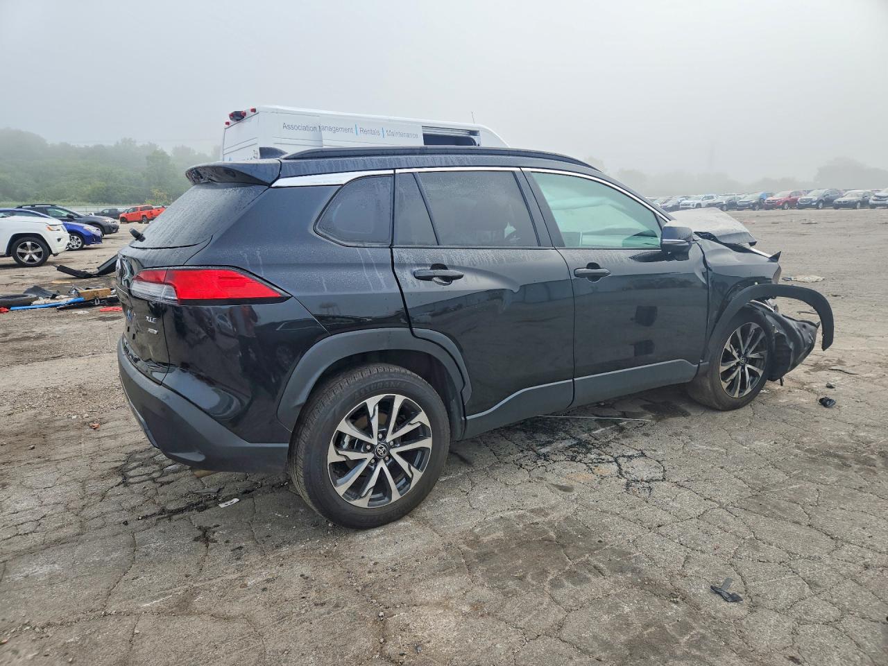 2025 TOYOTA COROLLA CROSS XLE — снимка 3