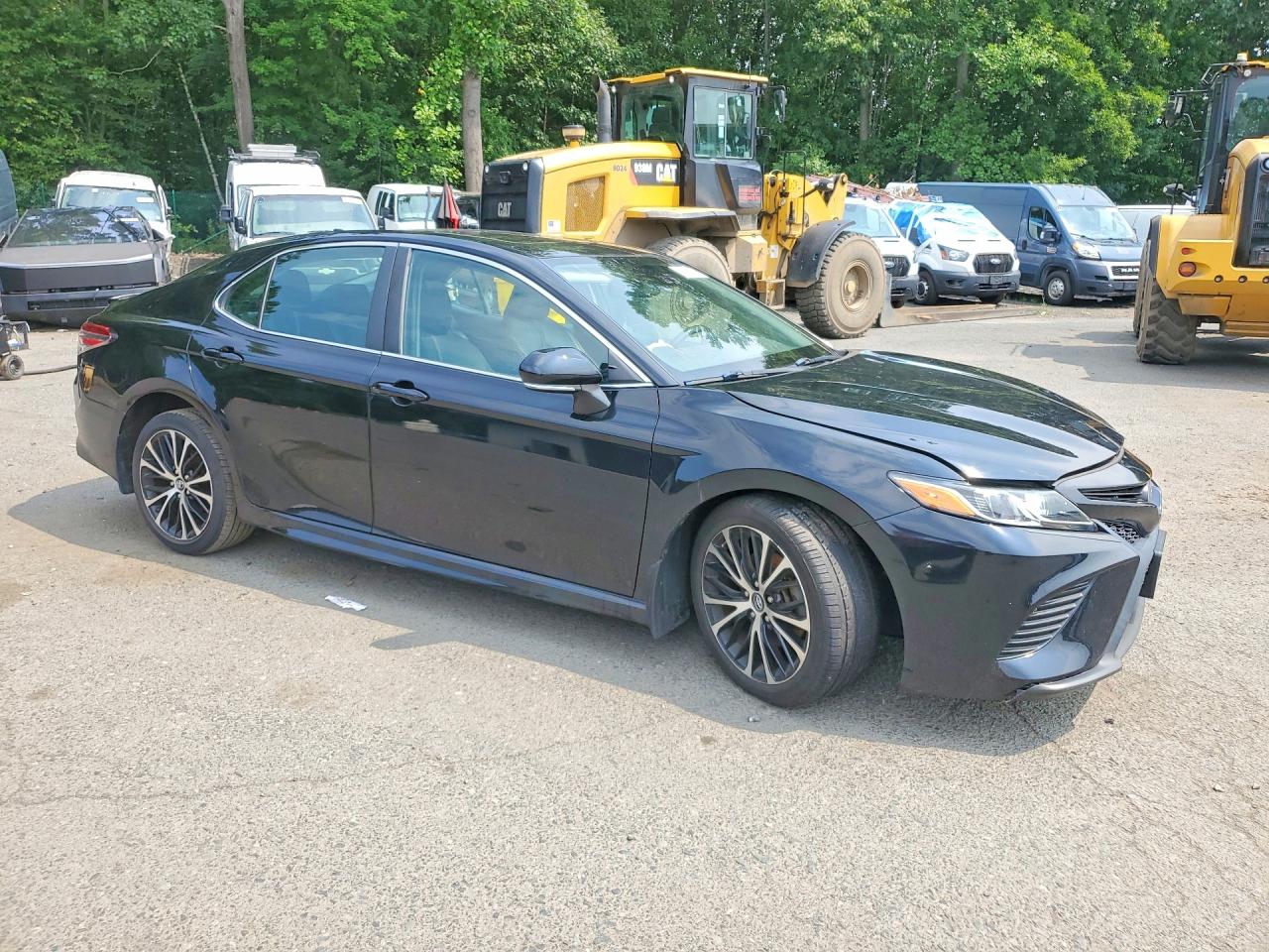 2019 TOYOTA CAMRY SE — снимка 4