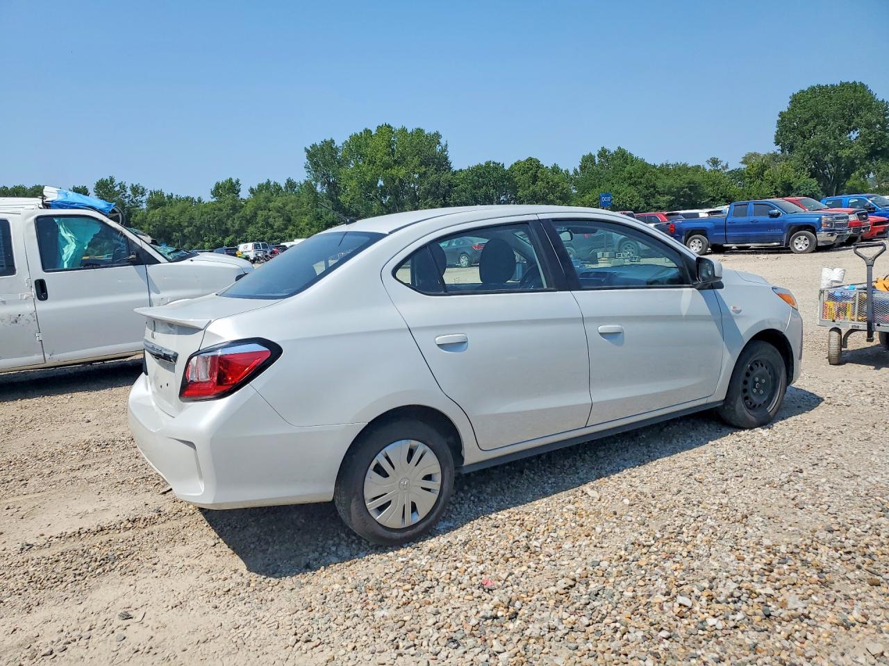 2024 MITSUBISHI MIRAGE G4 ES — снимка 3