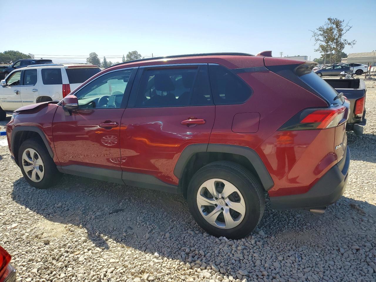 2020 TOYOTA RAV4 LE — снимка 2