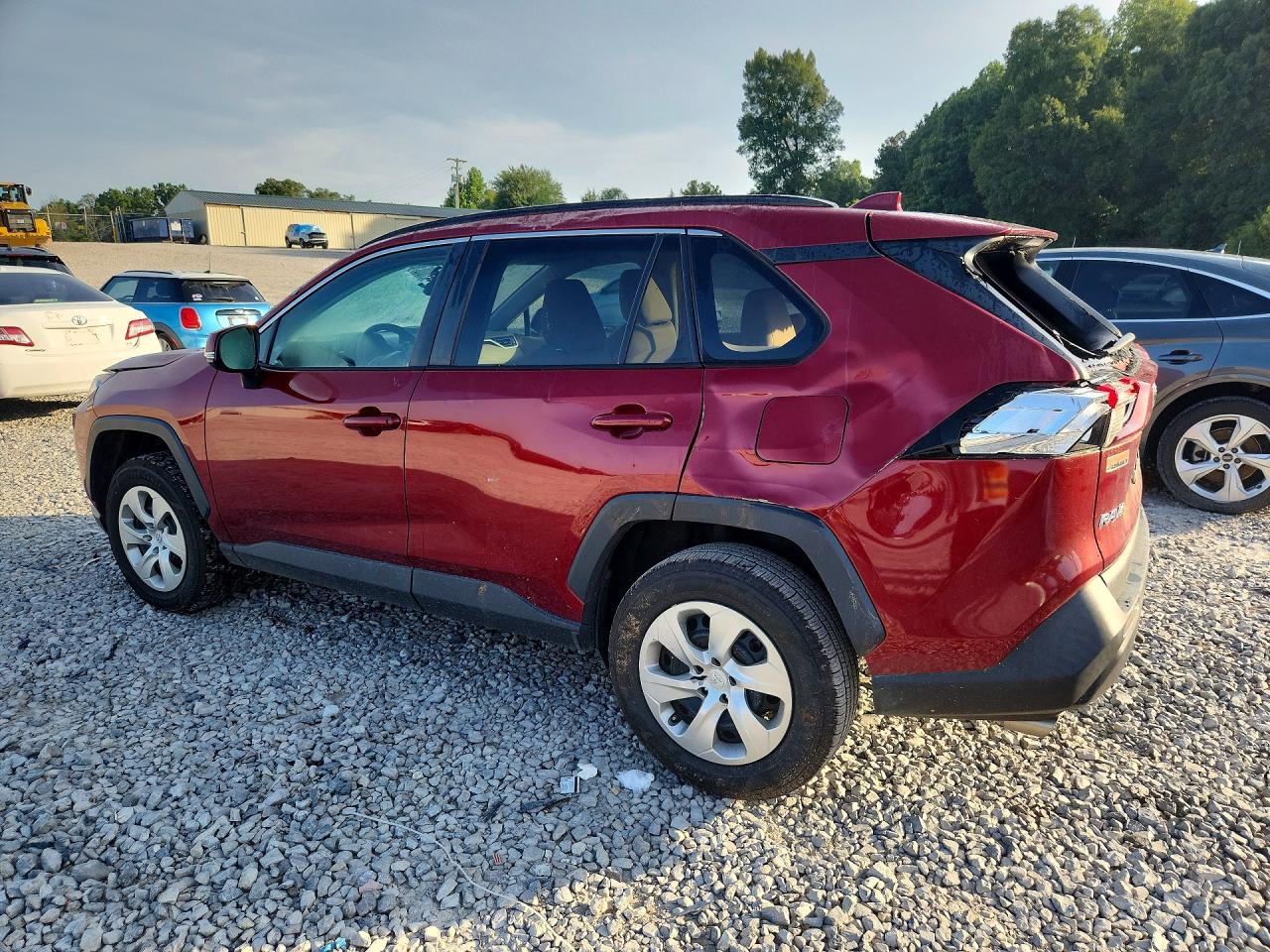 2019 TOYOTA RAV4 LE — снимка 2