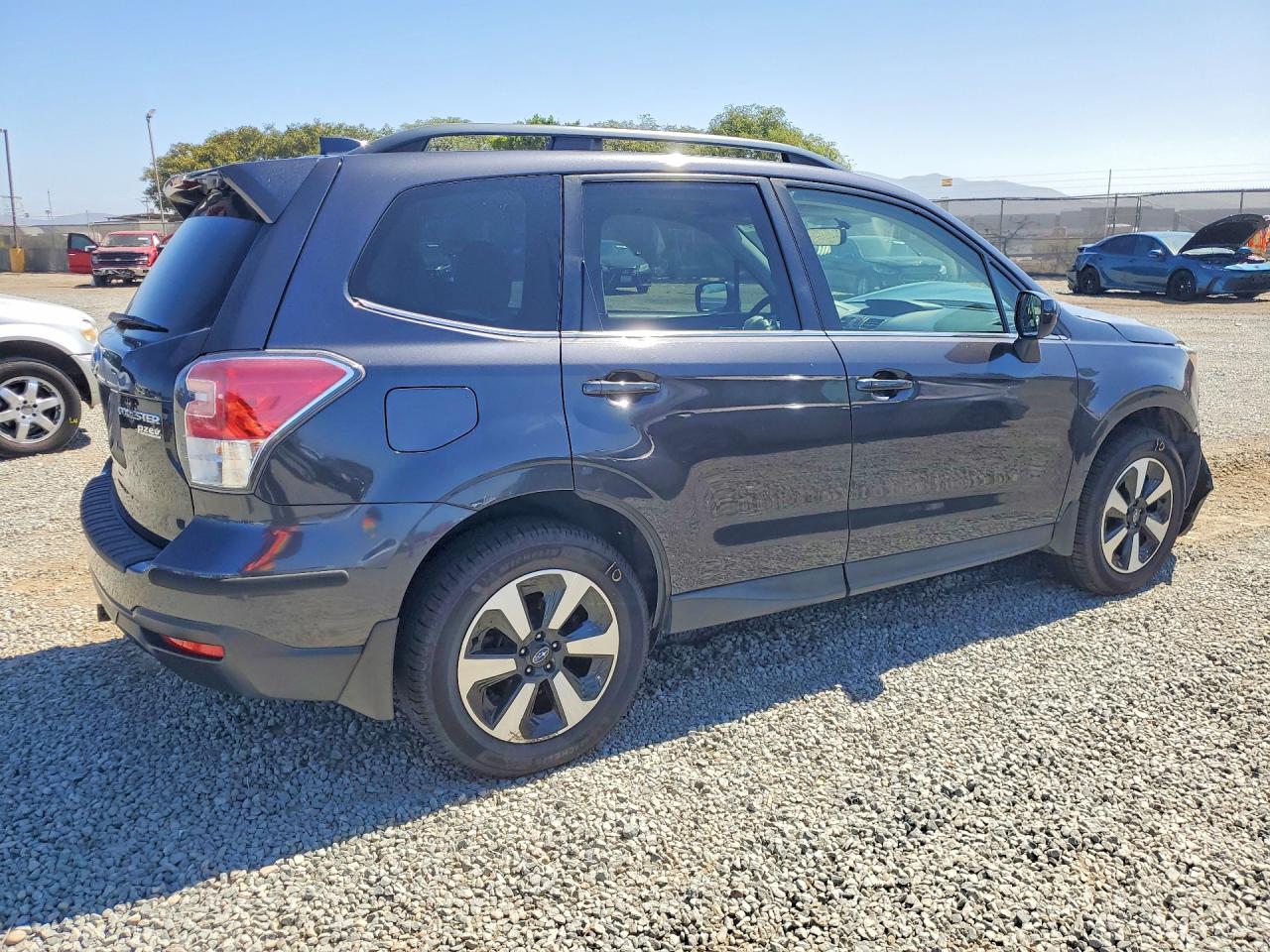 2017 SUBARU FORESTER 2.5I LIMITED — снимка 3