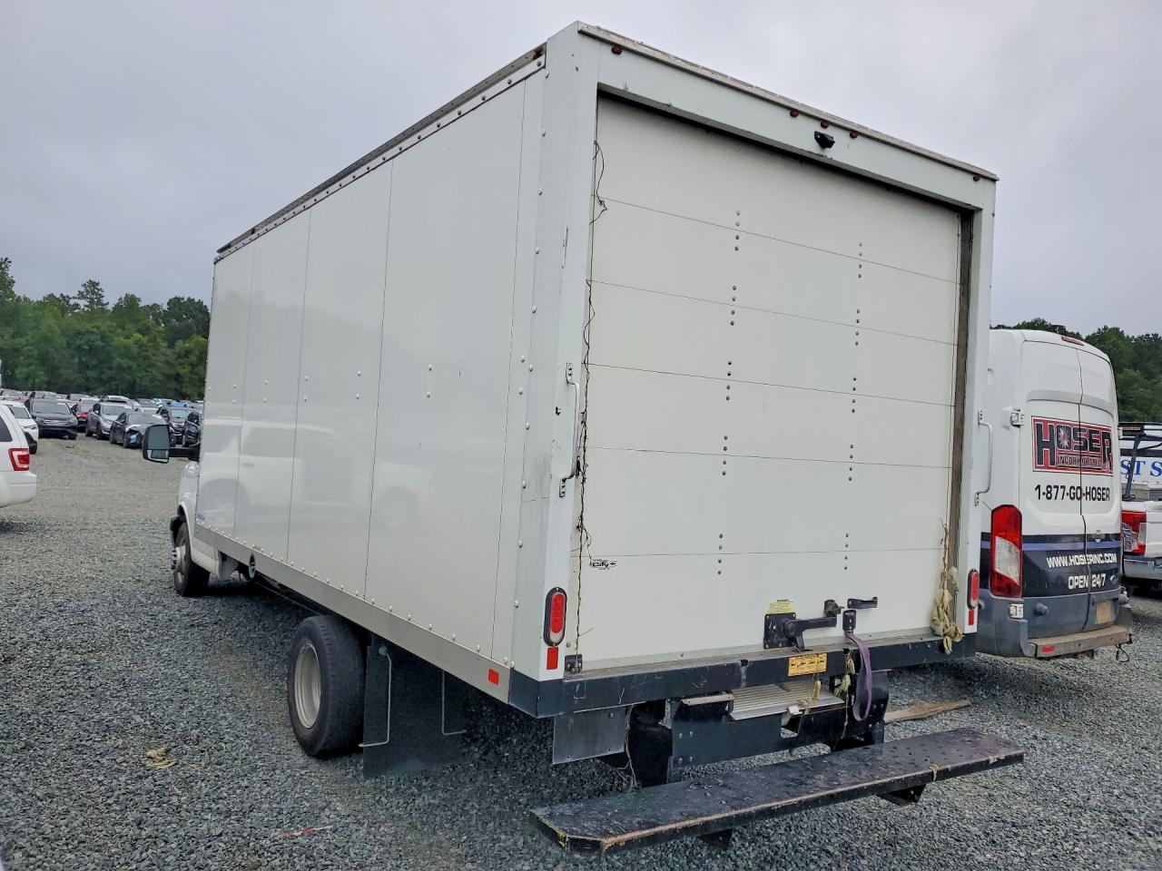 2023 CHEVROLET EXPRESS G3500 — снимка 2