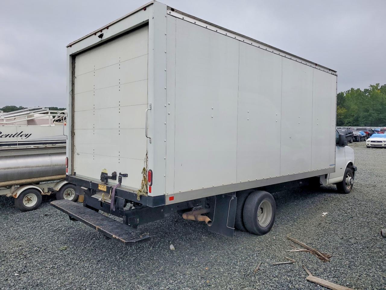 2023 CHEVROLET EXPRESS G3500 — снимка 3