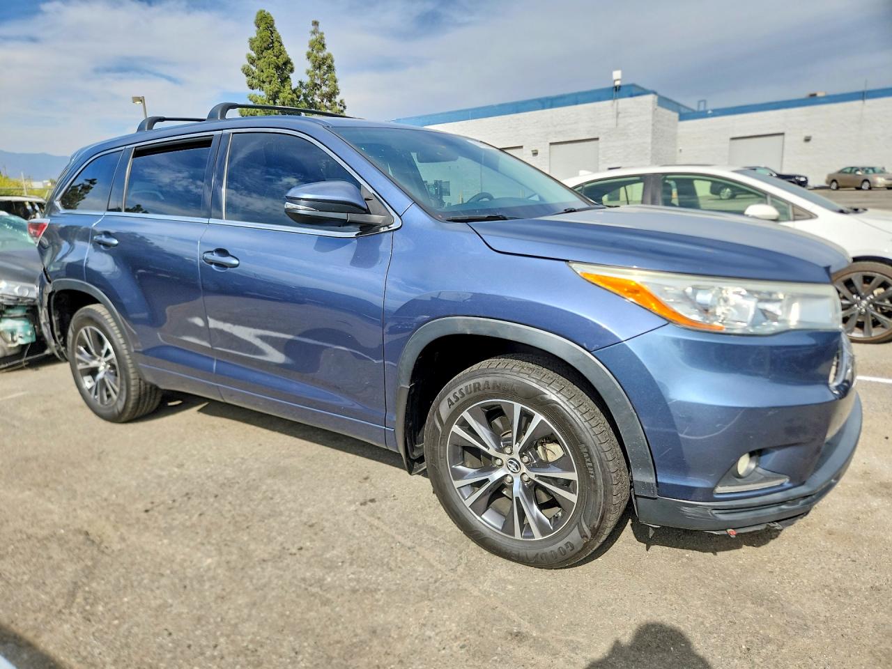 2015 TOYOTA HIGHLANDER LE — снимка 4
