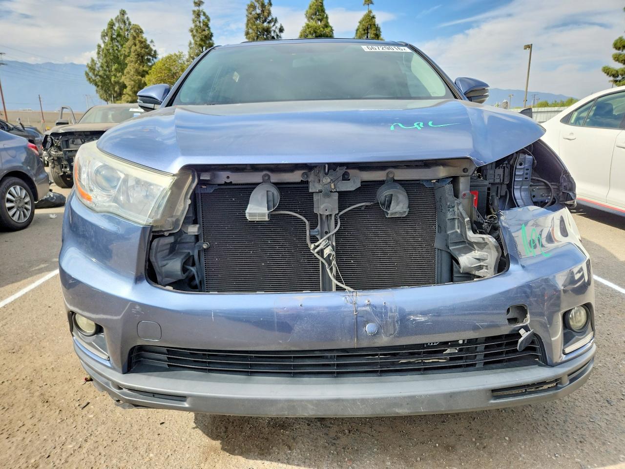 2015 TOYOTA HIGHLANDER LE — снимка 5