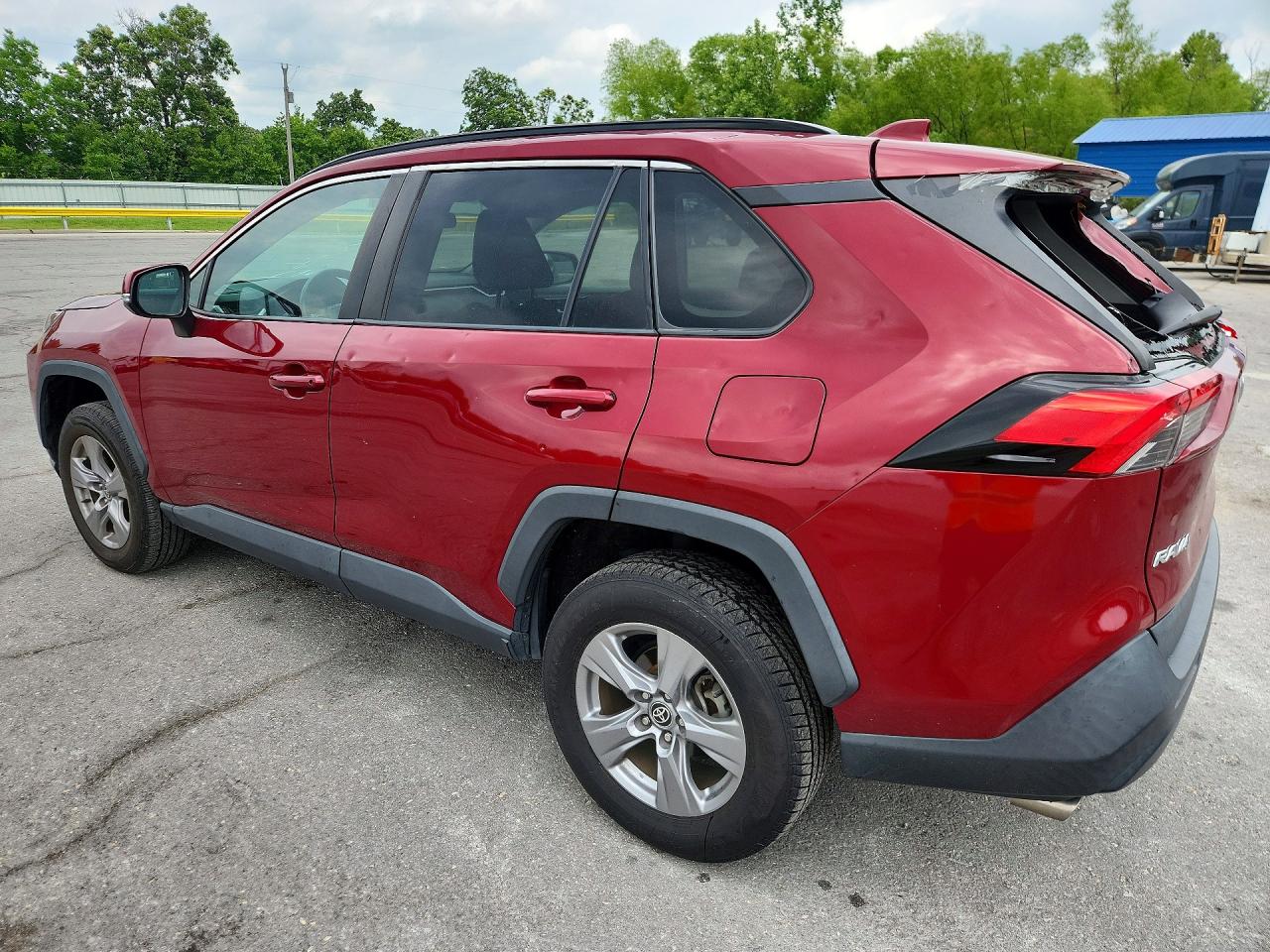 2022 TOYOTA RAV4 XLE — снимка 2