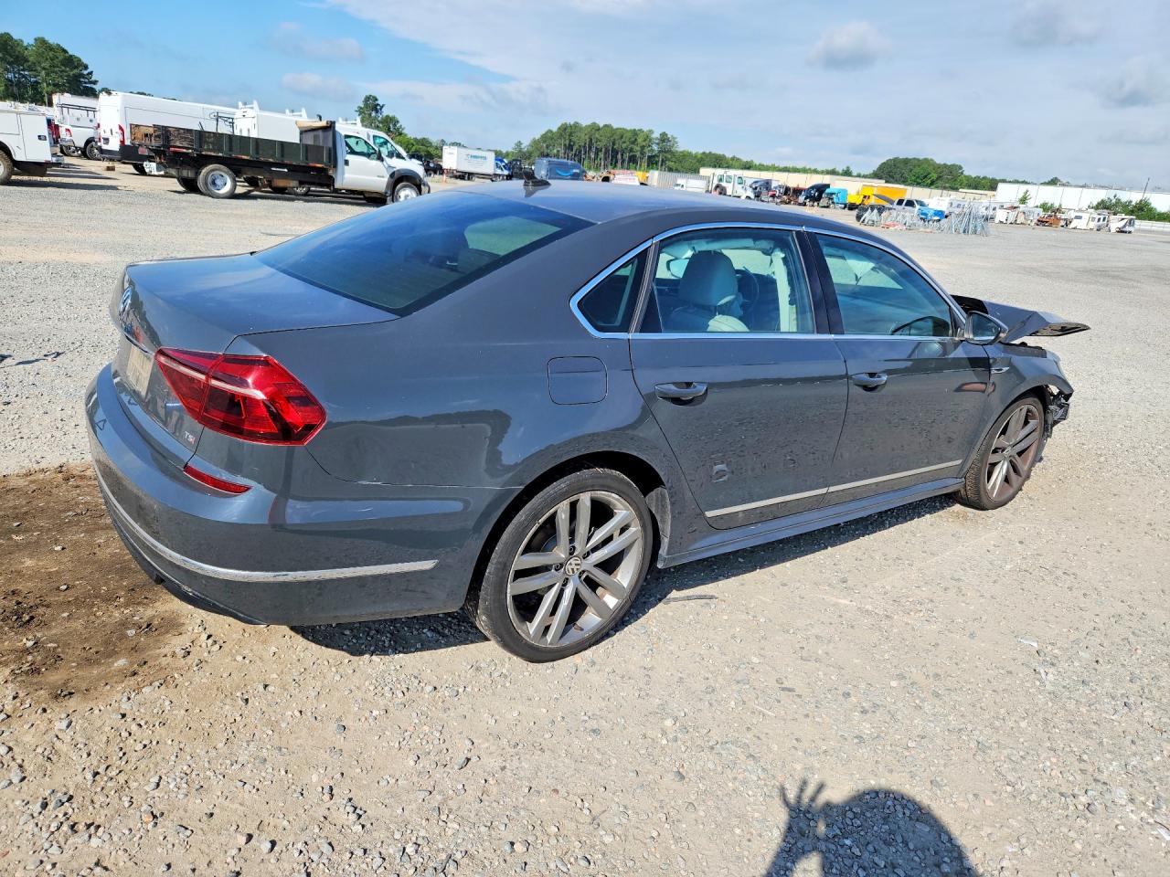 2017 VOLKSWAGEN PASSAT R-LINE — снимка 3