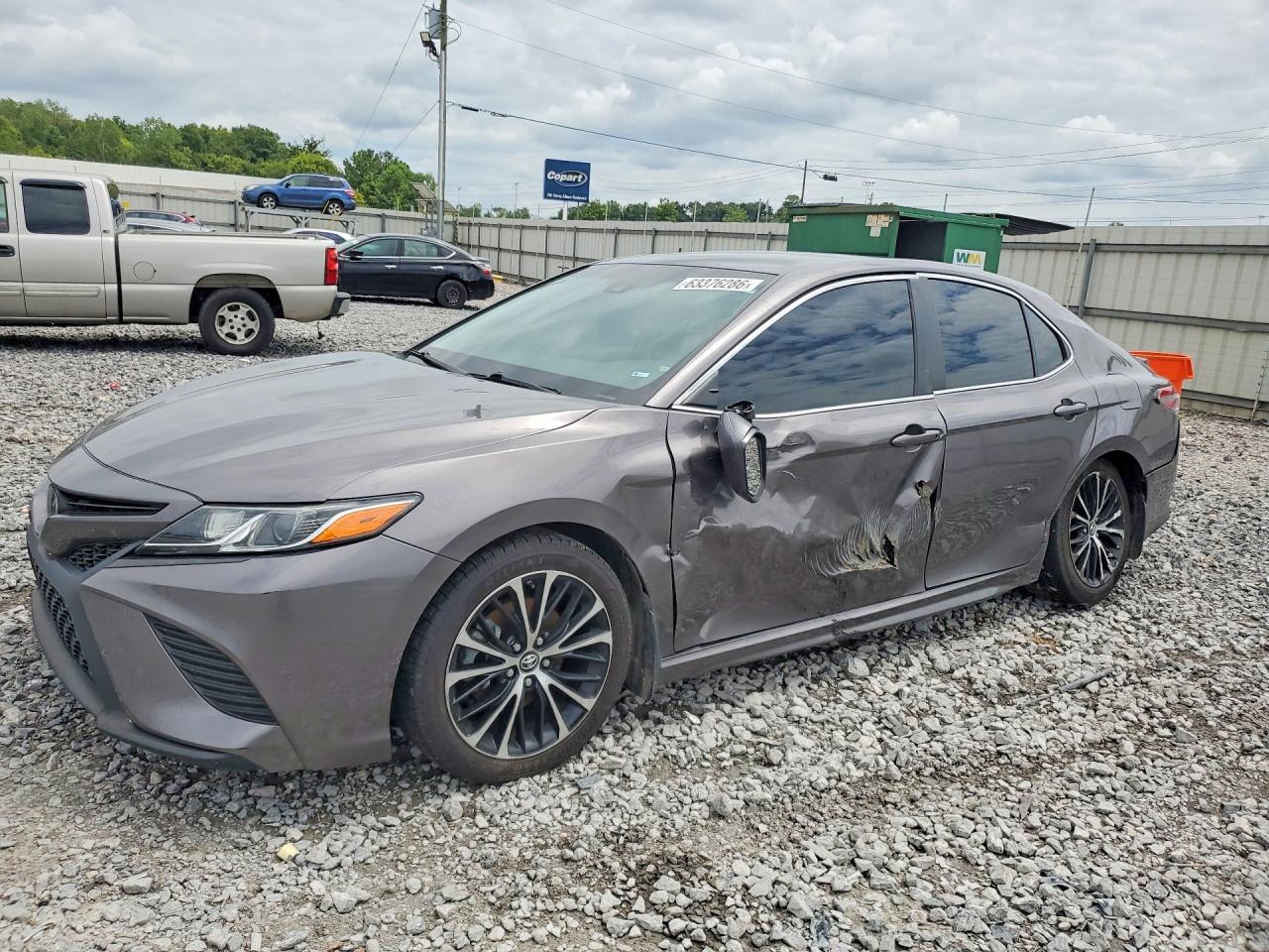 2018 TOYOTA CAMRY SE