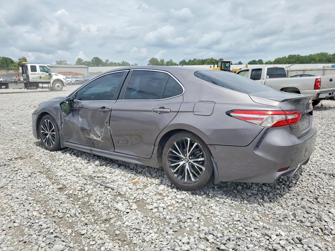 2018 TOYOTA CAMRY SE — снимка 2