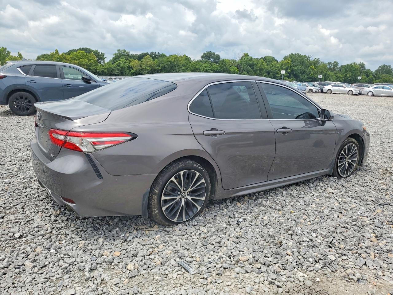 2018 TOYOTA CAMRY SE — снимка 3