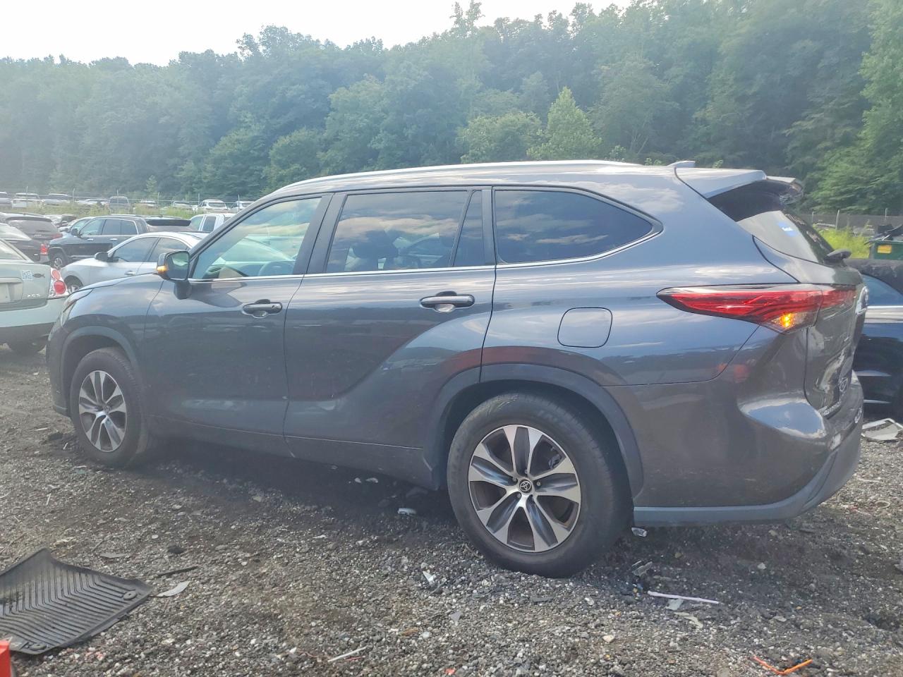 2023 TOYOTA HIGHLANDER XLE — снимка 2