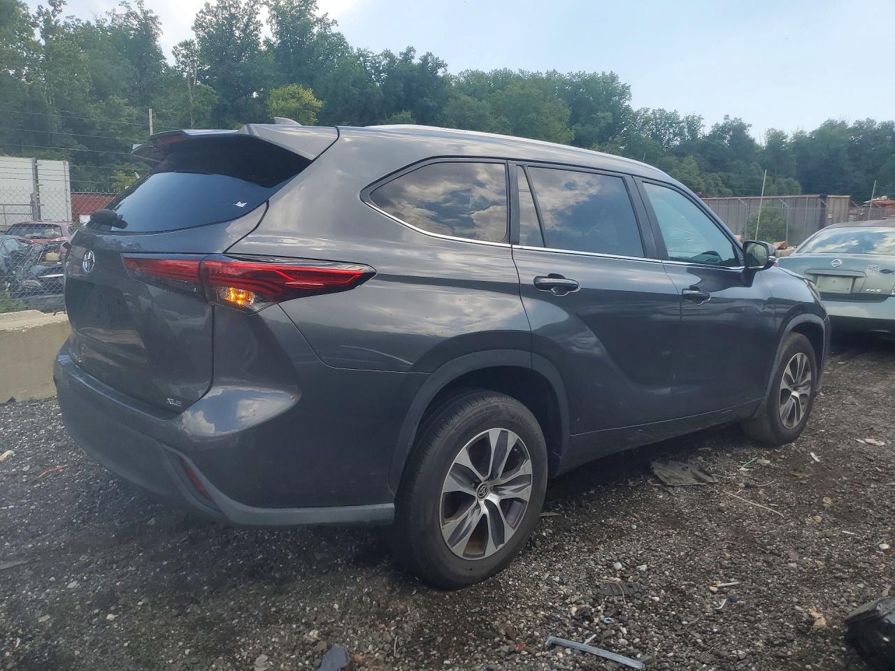 2023 TOYOTA HIGHLANDER XLE — снимка 3