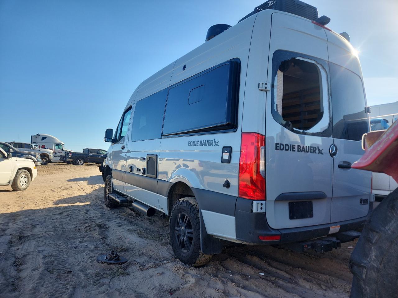 2024 MERCEDES-BENZ SPRINTER 2500 — снимка 2