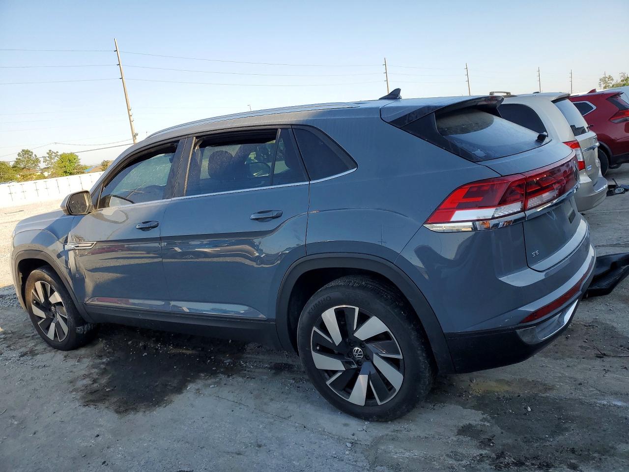2024 VOLKSWAGEN ATLAS CROSS SPORT SE — снимка 2