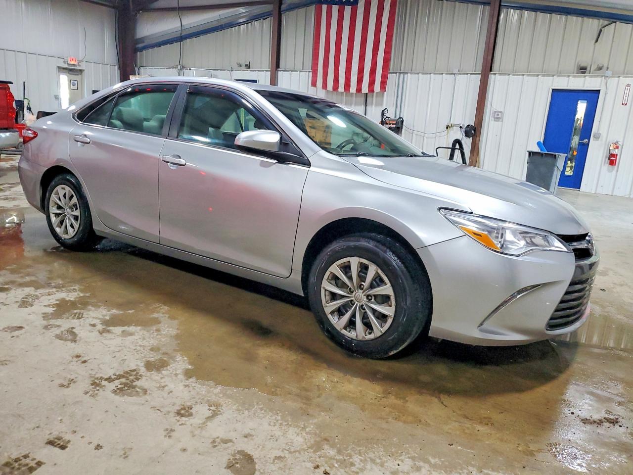 2017 TOYOTA CAMRY LE — снимка 4