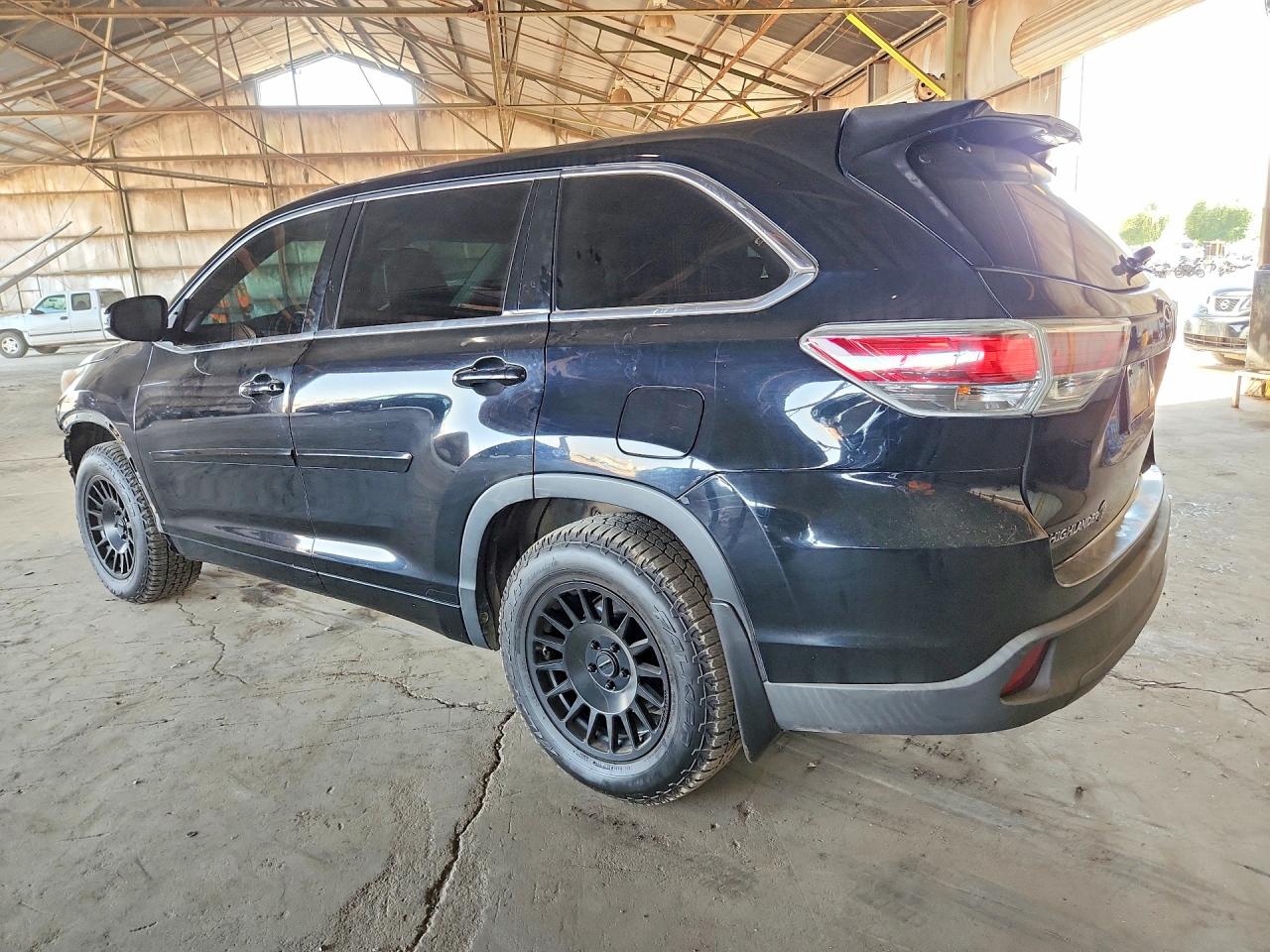 2016 TOYOTA HIGHLANDER LE PLUS — снимка 2