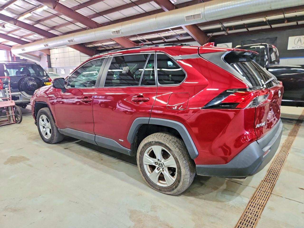 2019 TOYOTA RAV4 LE — снимка 2