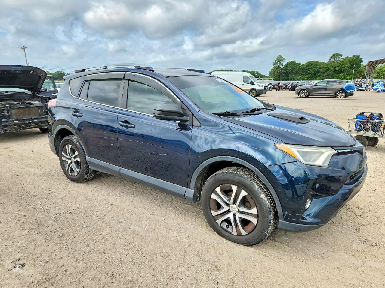 2017 TOYOTA RAV4 LE — снимка 4