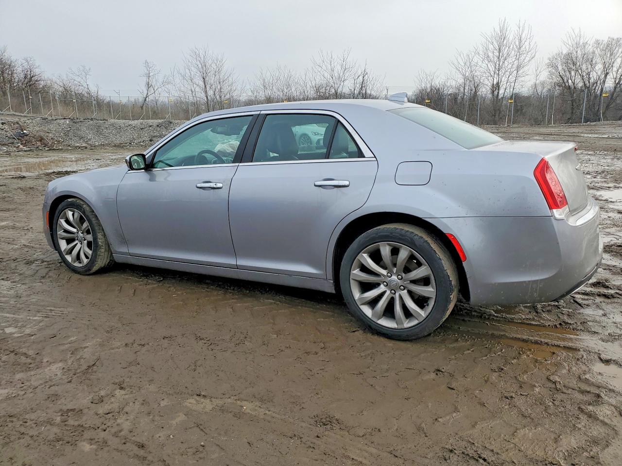 2018 CHRYSLER 300 LIMITED — снимка 2