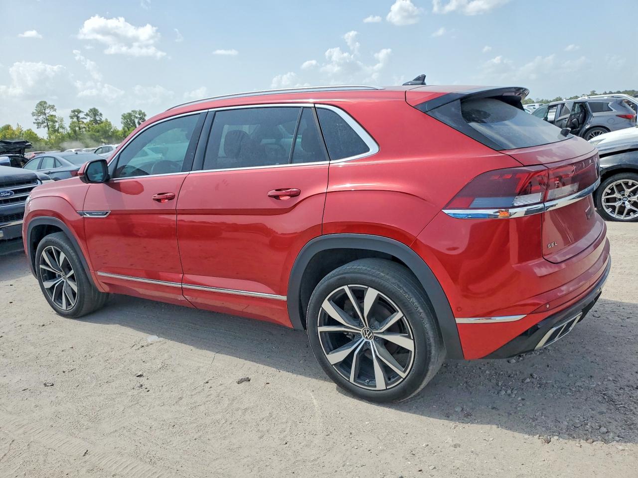 2024 VOLKSWAGEN ATLAS CROSS SPORT SEL PREMIUM R-LINE — снимка 2