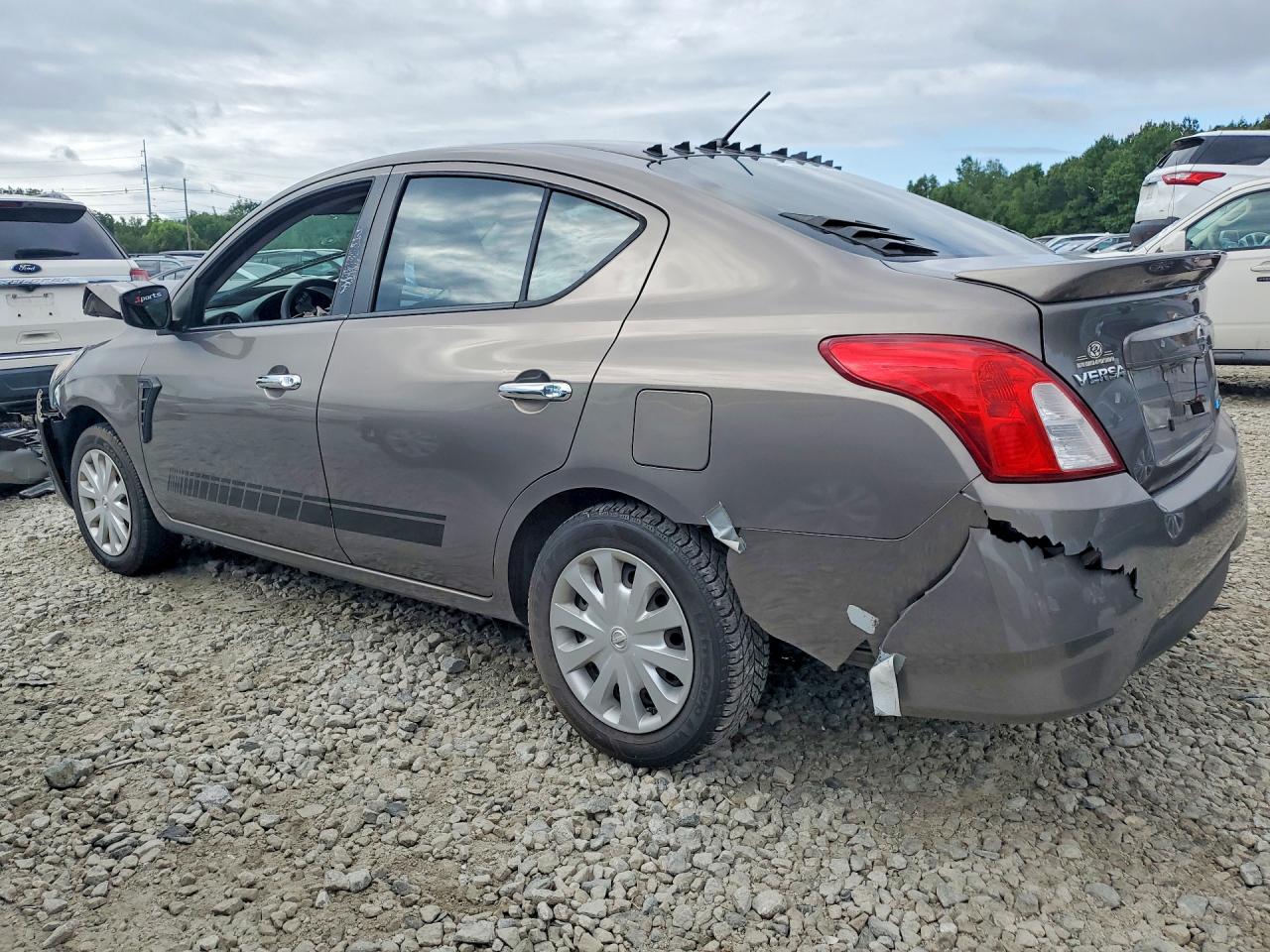 2016 NISSAN VERSA 1.6 SV — снимка 2