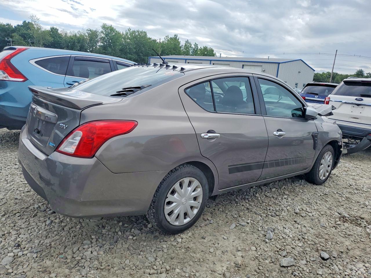 2016 NISSAN VERSA 1.6 SV — снимка 3