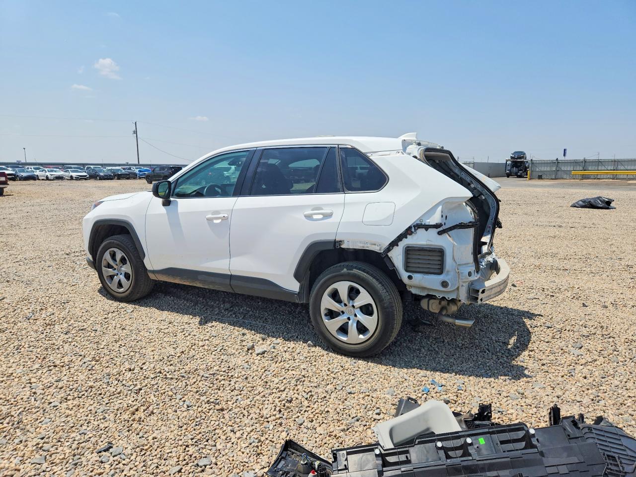 2022 TOYOTA RAV4 LE — снимка 2