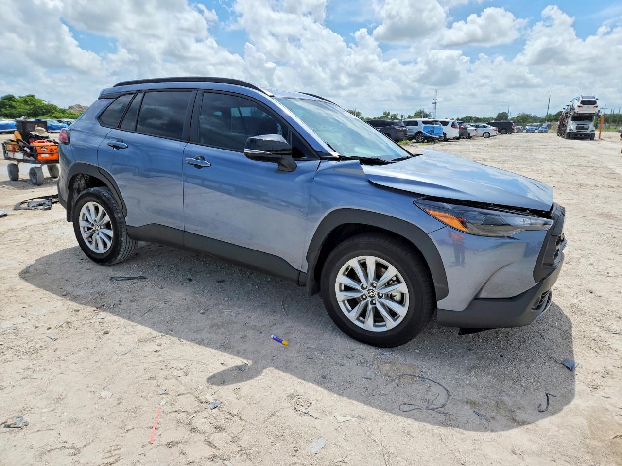 2026 TOYOTA COROLLA CROSS LE — снимка 4