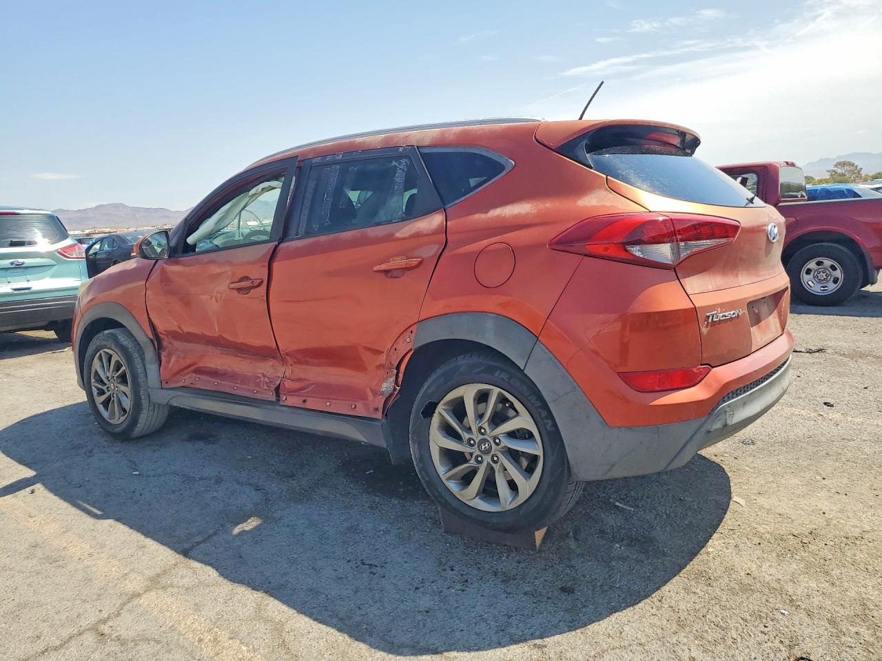 2016 HYUNDAI TUCSON SE — снимка 2