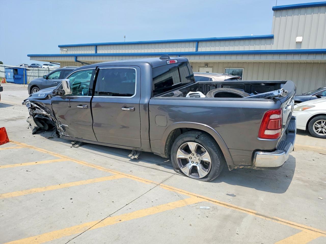 2019 RAM 1500 LARAMIE — снимка 2