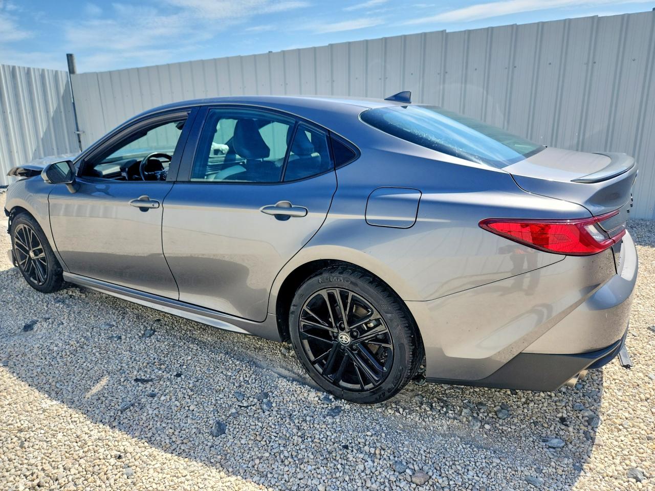 2025 TOYOTA CAMRY SE — снимка 2