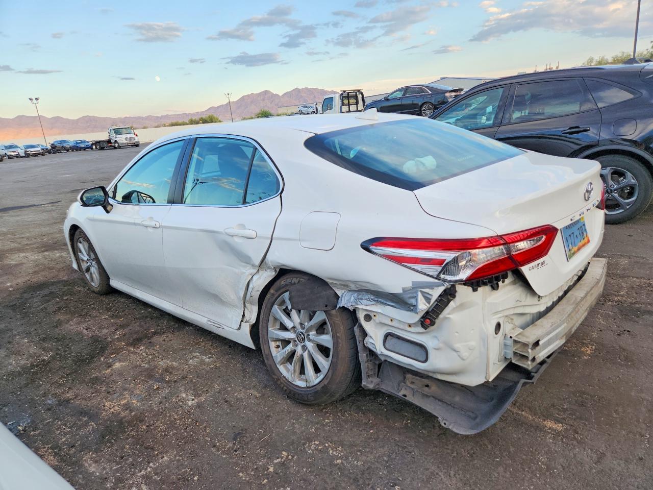 2020 TOYOTA CAMRY LE — снимка 2