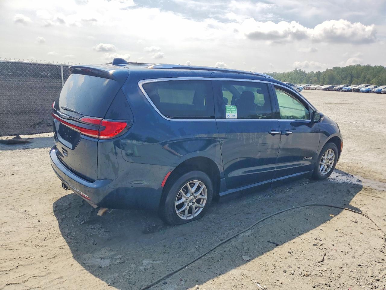 2021 CHRYSLER PACIFICA TOURING L — снимка 3
