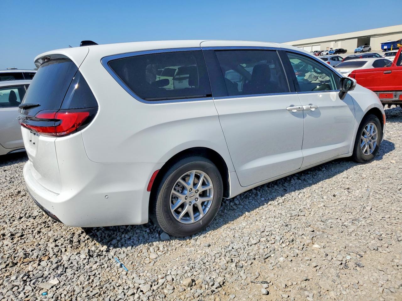 2023 CHRYSLER PACIFICA TOURING L — снимка 3