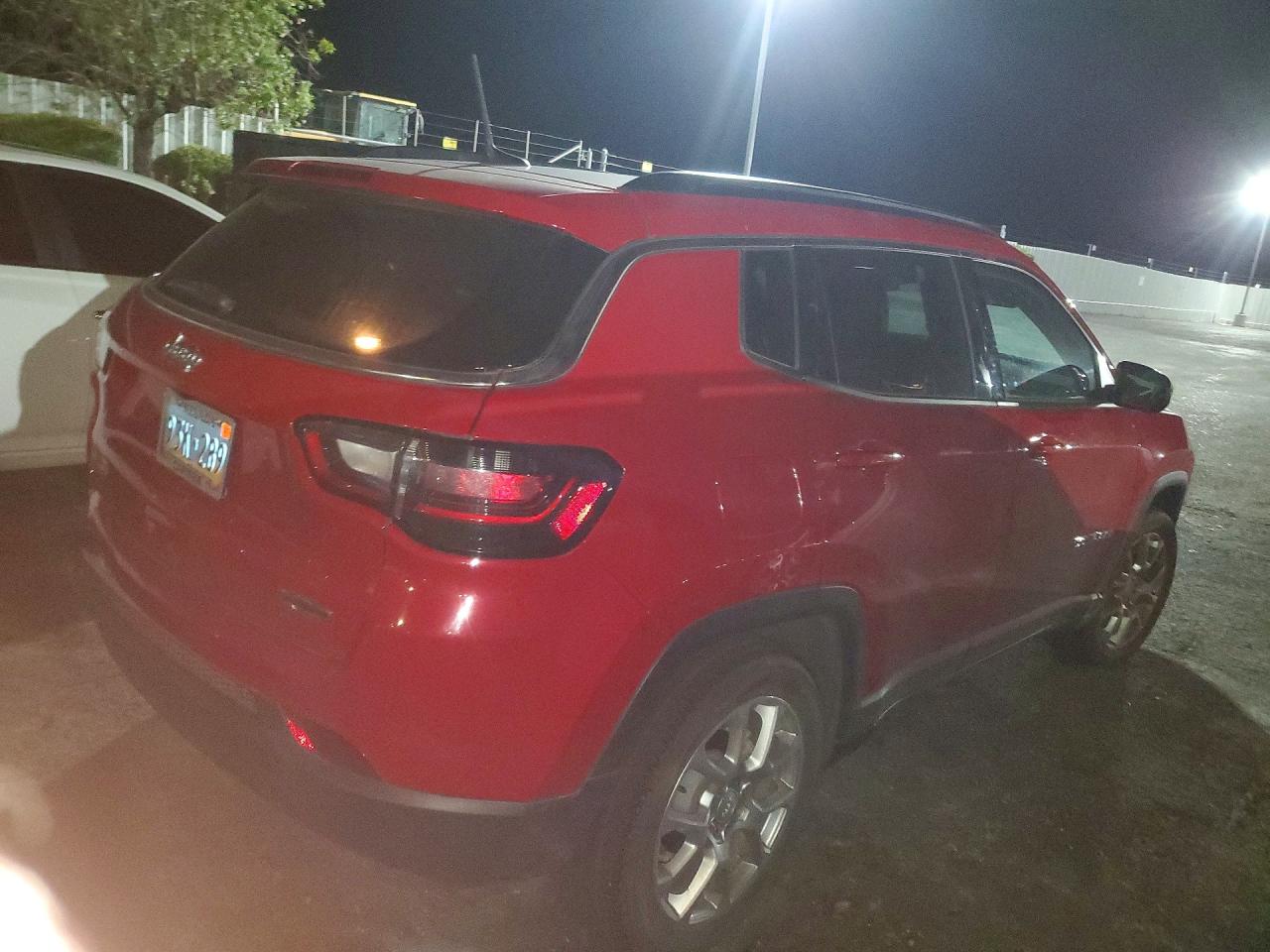2023 JEEP COMPASS LATITUDE LUX — снимка 3