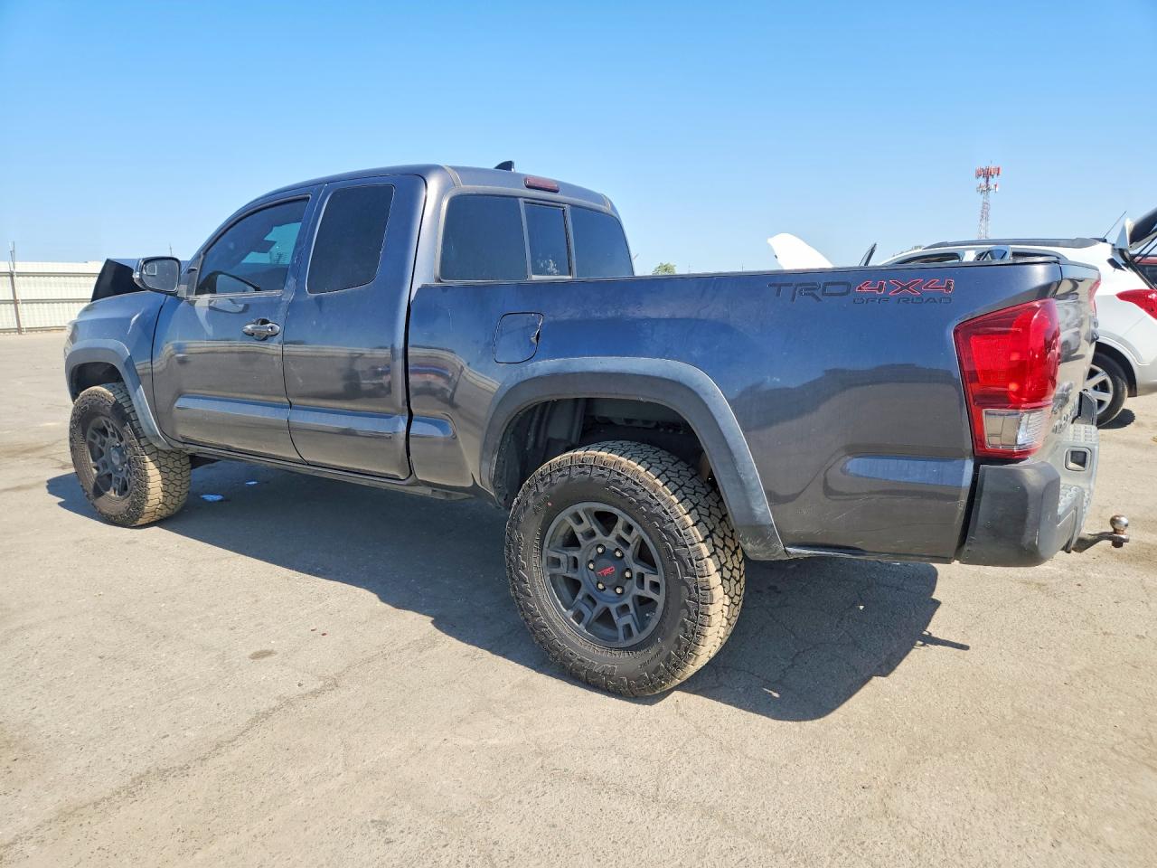 2017 TOYOTA TACOMA TRD OFF-ROAD — снимка 2
