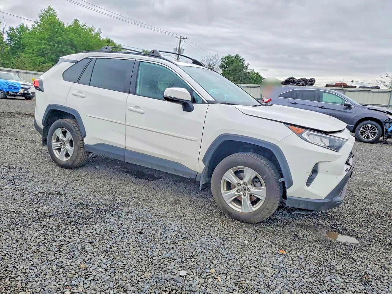 2021 TOYOTA RAV4 XLE — снимка 4