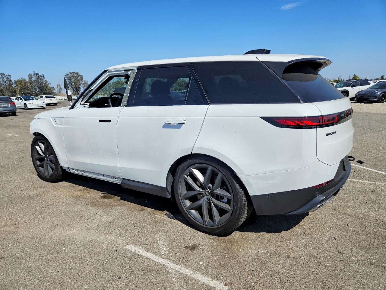2025 LAND ROVER RANGE ROVER SPORT SE — снимка 2