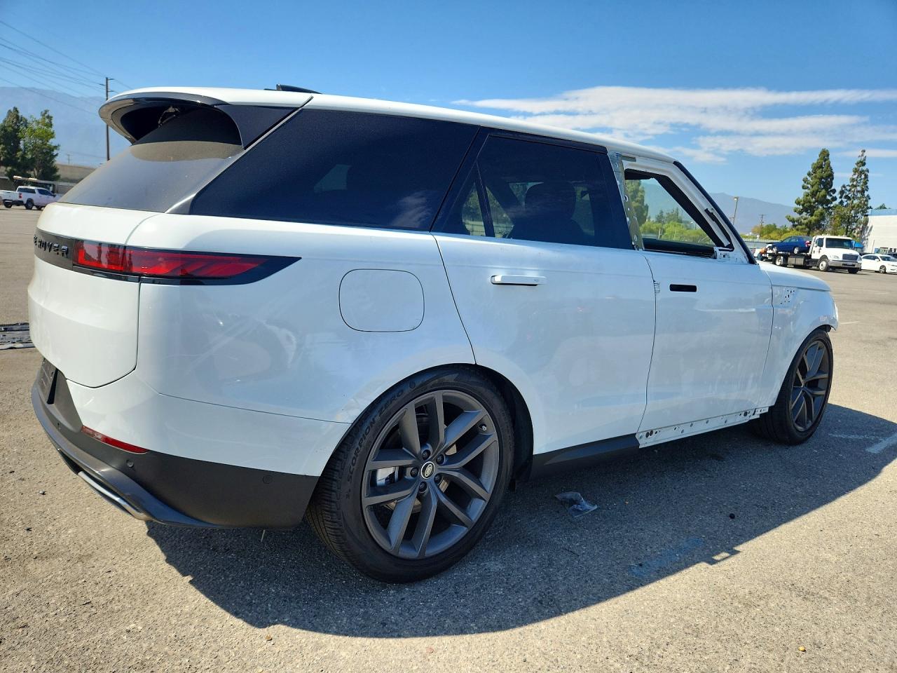 2025 LAND ROVER RANGE ROVER SPORT SE — снимка 3