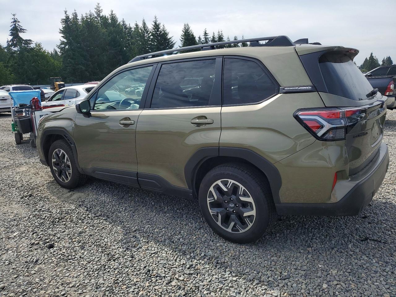 2025 SUBARU FORESTER PREMIUM — снимка 2